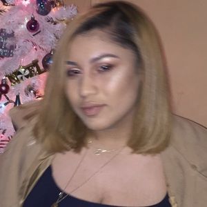 Meet your Posher, Taina